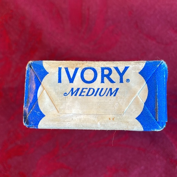 Old Ivory Soap Bar - Picture 5 of 7
